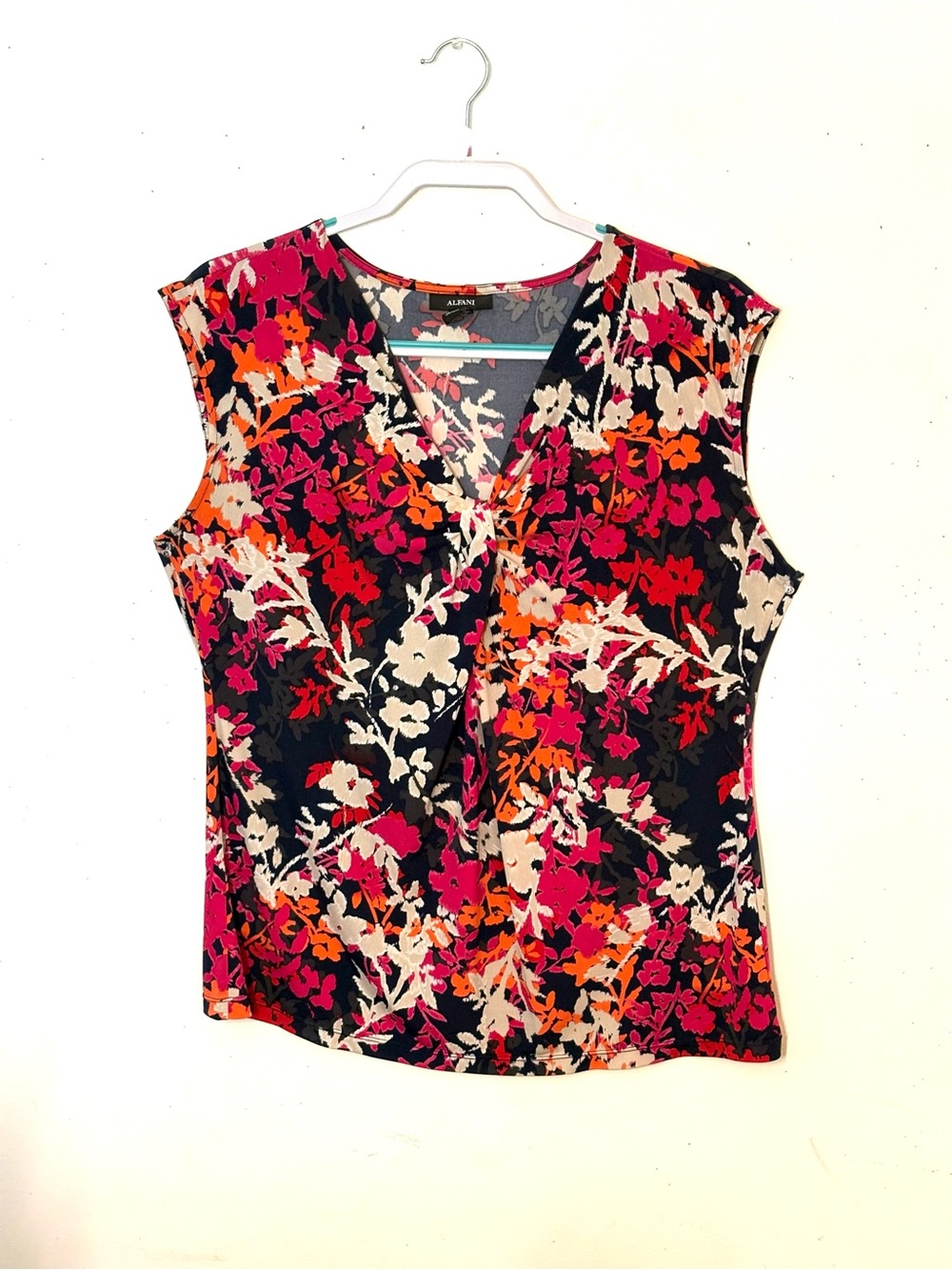 Alfani Women's Black Floral V-NeckSleeveless Top, Fuchsia & Orange. Size XL. EUC